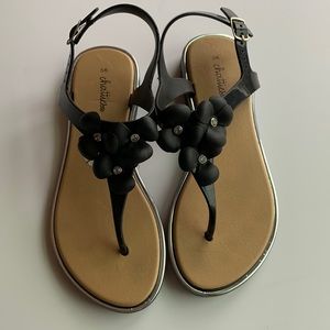 SUMMER BLACK SANDALS!